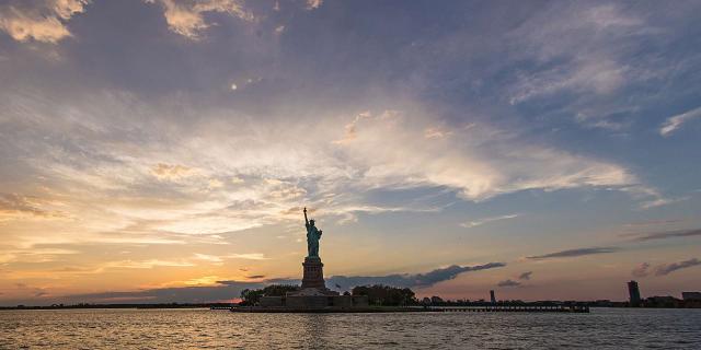 El # 1 NYC Crucero en yate por Manhattan en el bote