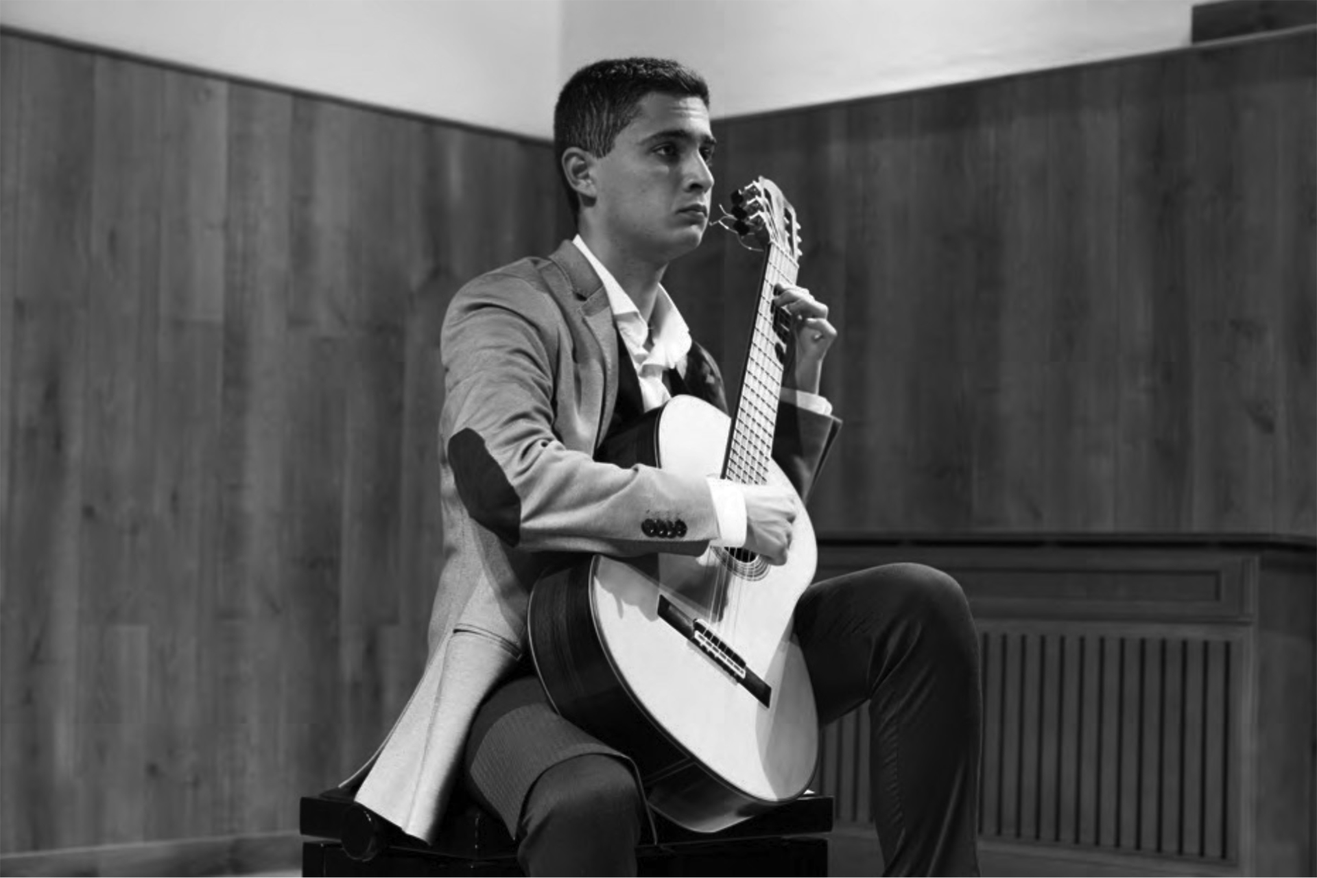 Spanish guitarist Ausiàs Parejo plays the Grand Foyer 