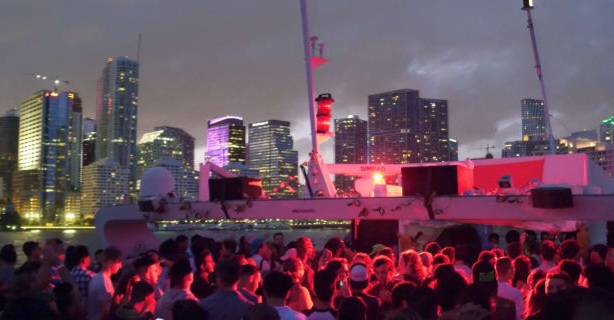 NYC Latin Vibes™ Saturday Sunset Pier 78 Yacht Party Booze Cruise 2024